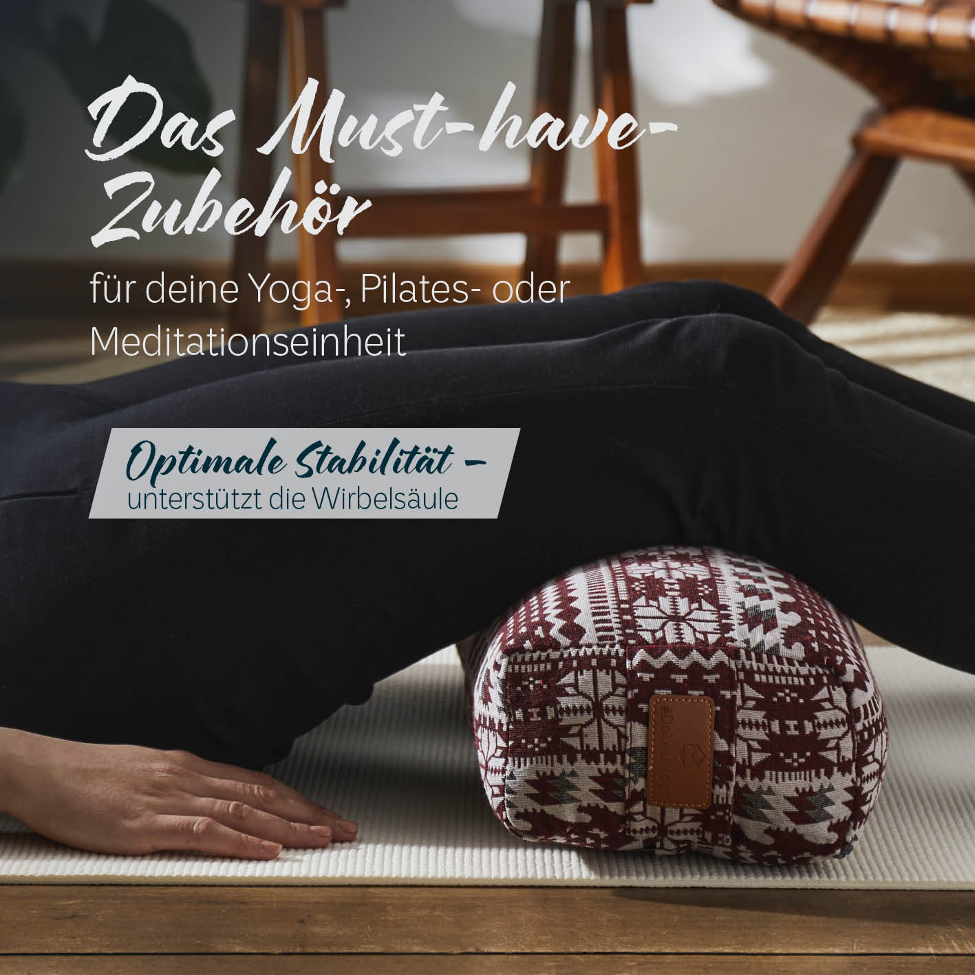 Yoga-Bolster Paravati - gefüllt mit Bio-Dinkelspelz - 67 x 22 x 13 cm - Style 9 (Rot-Weiß)