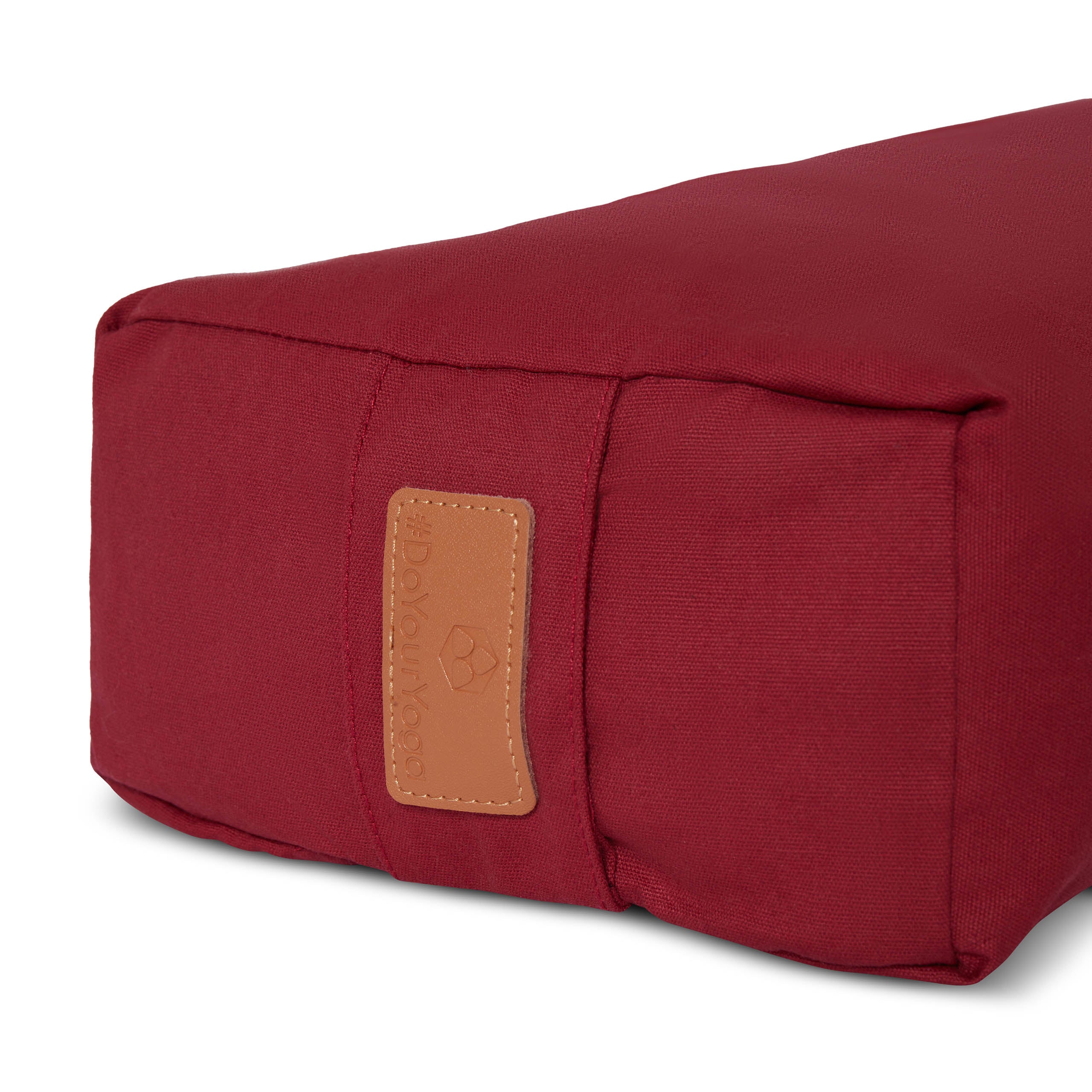 Yoga-Bolster Paravati - gefüllt mit Bio-Buchweizenschalen - 67 x 22 x 13 cm - Rot