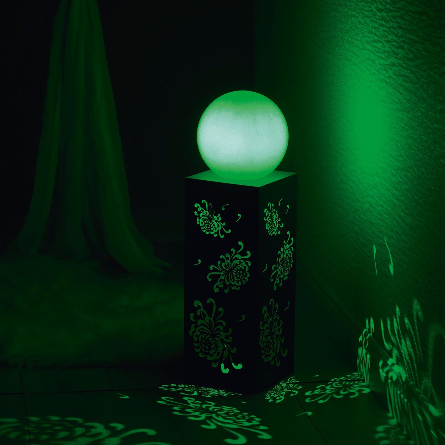 LED-Dekosäule "Bauernrose" inkl. Leuchtkugel - 65 cm - Rost-Optik