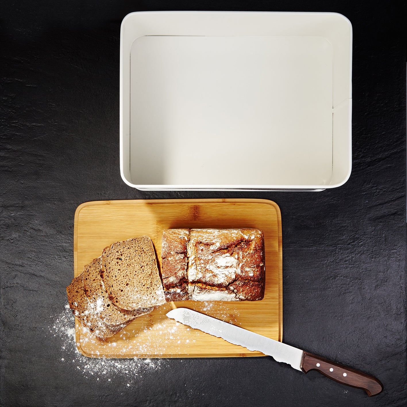 Cuisine Brotkasten aus Metall mit Bambus Deckel - Rechteckig 30,5 x 23,5 x 14 cm - Weiß