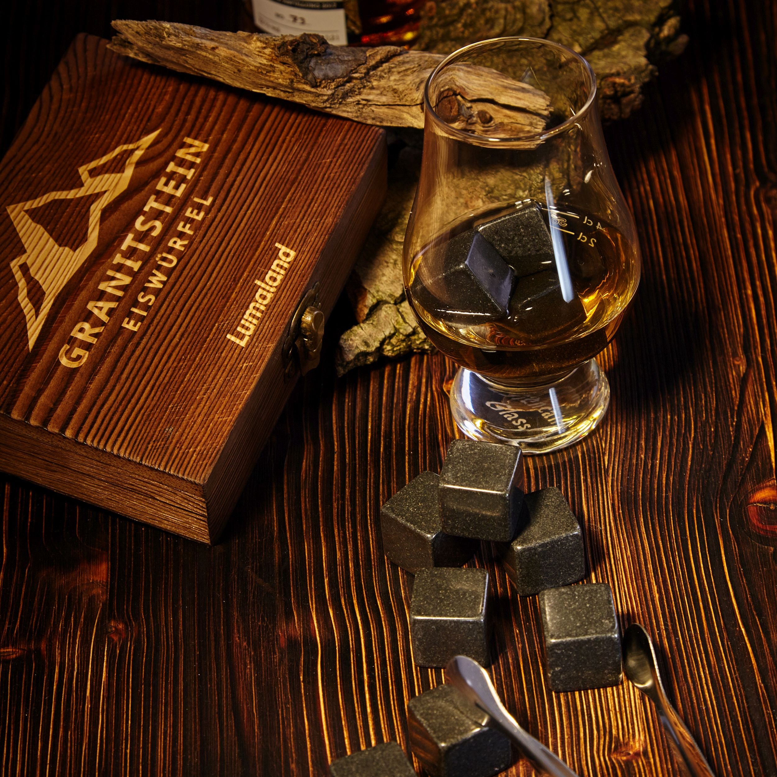 Whiskysteine aus Granit  - inkl. Holzbox, Aufbewahrungsbeutel und Zange aus Edelstahl - 9er Set